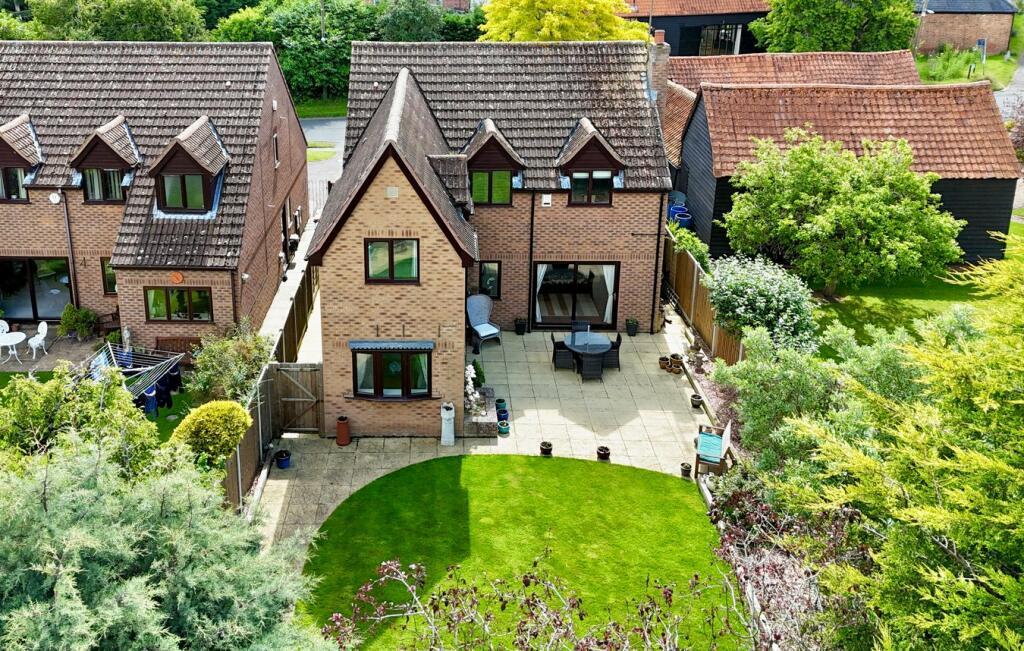 High Street, Riseley, Bedford, MK44 5 bed detached house for sale £543,000