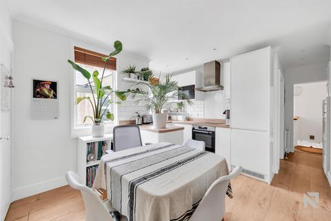 10 Shortlands Gardens, Bromley, BR2 0EA