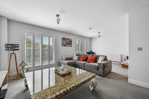 8 Byron View, Chelmsford, CM2 6ZN