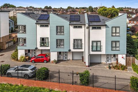 8 Byron View, Chelmsford, CM2 6ZN