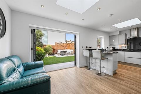8 Byron View, Chelmsford, CM2 6ZN