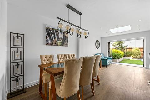 8 Byron View, Chelmsford, CM2 6ZN
