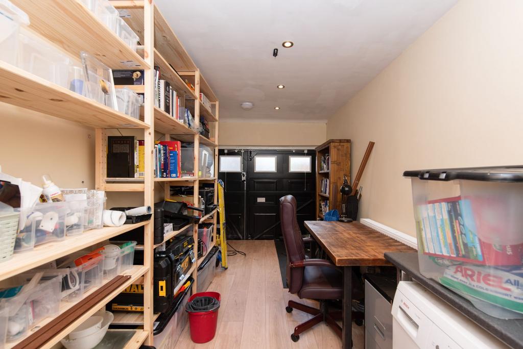 Garage/Utility