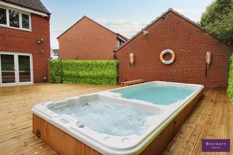 4 bedroom detached house for sale, Kingfisher Drive, Wombwell, Barnsley