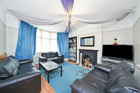 5 bedroom terraced house for sale, Lyndhurst Gardens, Barking IG11