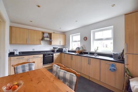 2 bedroom detached bungalow for sale, Maes Waldo, Fishguard