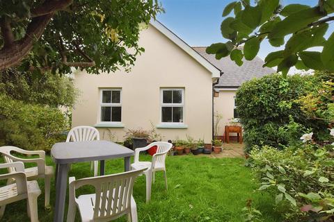 2 bedroom detached bungalow for sale, Maes Waldo, Fishguard