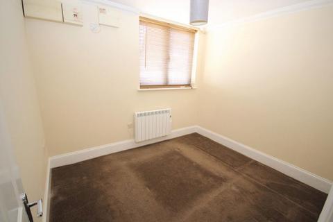 2 bedroom flat to rent, Email Enquiries Only - 2 Bedrooms