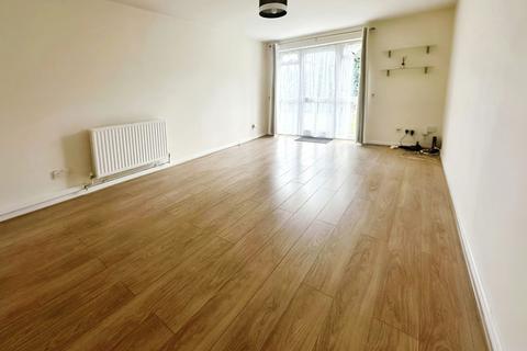 2 bedroom flat to rent, Parkfield Avenue, Laura Court Parkfield Avenue, HA2