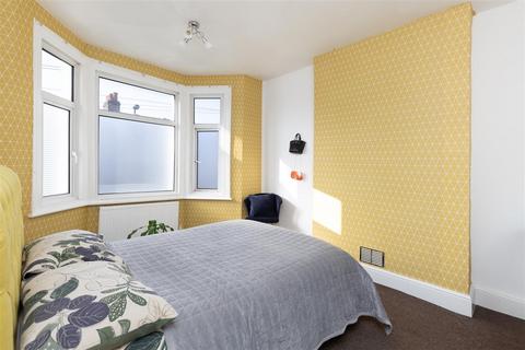 52 Manor Road, London, SE25 4TD
