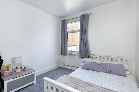 52 Manor Road, London, SE25 4TD
