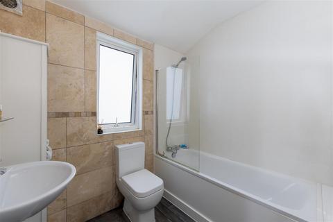 52 Manor Road, London, SE25 4TD