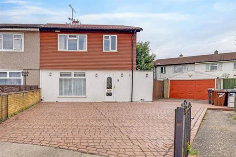 3 bedroom semi-detached house for sale, Wilthorne Gardens, Dagenham, Essex