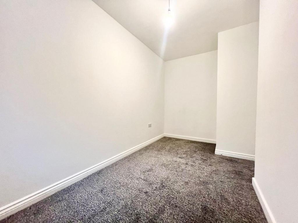 Bedrooom upstairs.jpg
