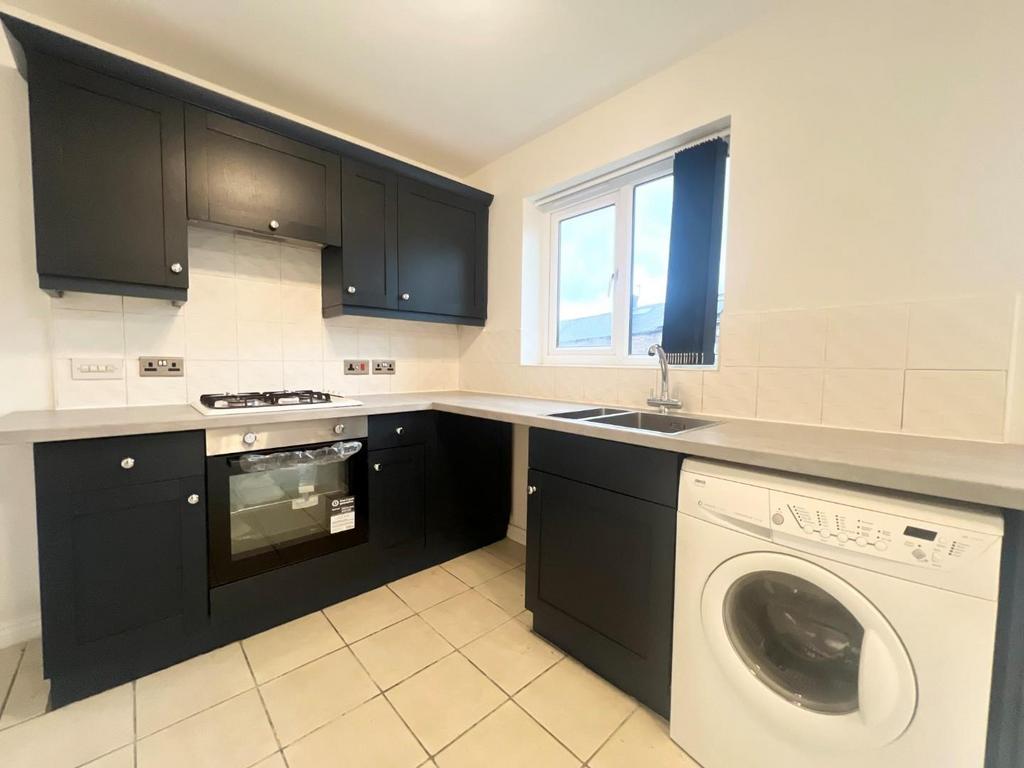 Kitchen 2.jpg