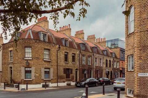 4 bedroom terraced house for sale, Turner Street, London E1