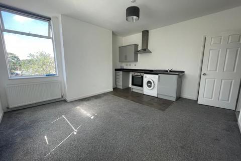 2 bedroom flat to rent, Atherton Road, Hindley