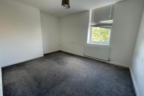 2 bedroom flat to rent, Atherton Road, Hindley