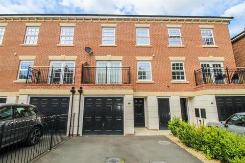 4 bedroom townhouse to rent, Butler Way, Wakefield WF1