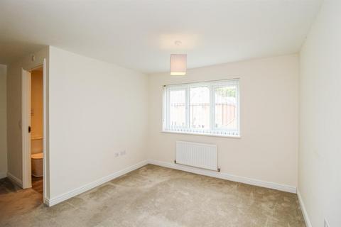 4 bedroom townhouse to rent, Butler Way, Wakefield WF1