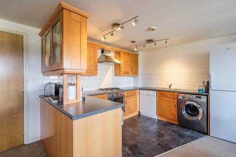 2 bedroom flat for sale, Halifax Road, Huddersfield