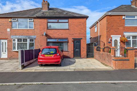 3 bedroom semi-detached house for sale, Laxey Crescent, Leigh