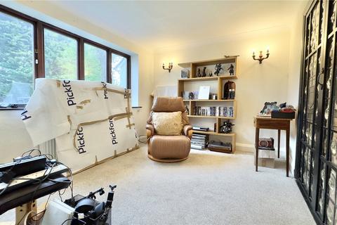 9 Queensway, Wirral, CH60 3SL