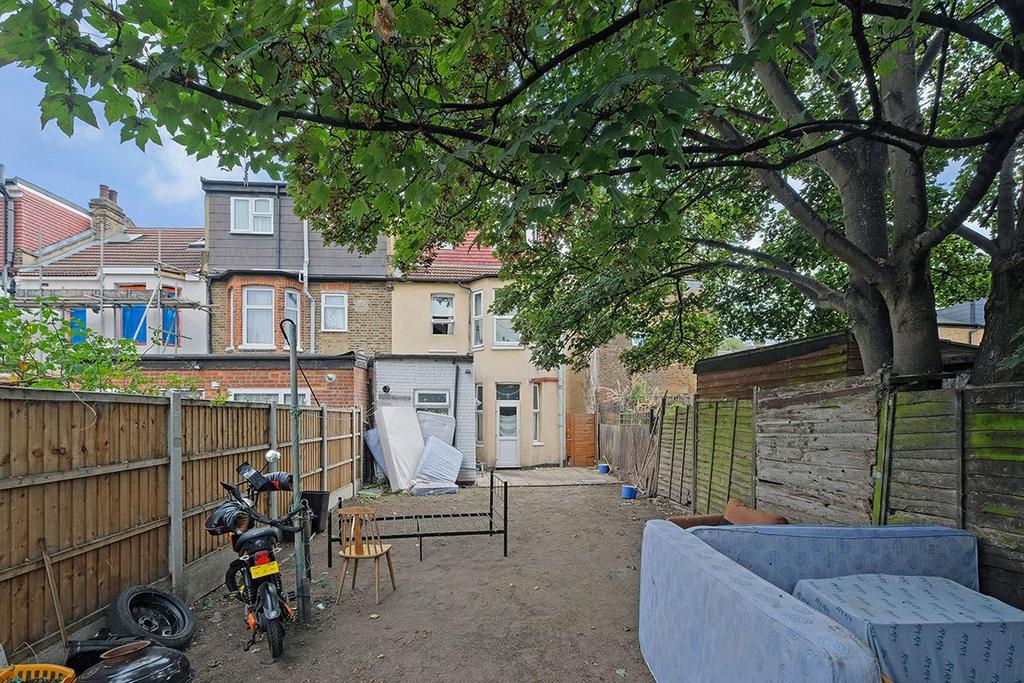 Whitney Road, London E10 4 bed end of terrace house for sale £625,000