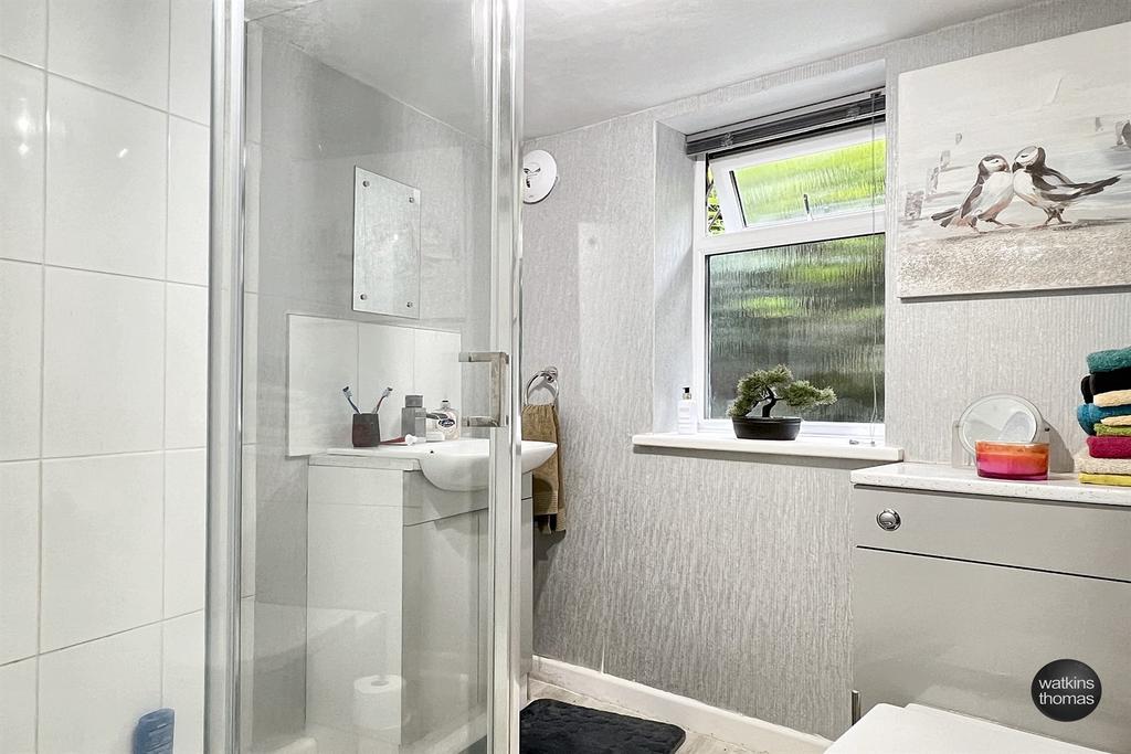 Annexe shower