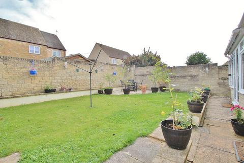 4 bedroom link detached house for sale, Rissington Drive, Witney, OX28