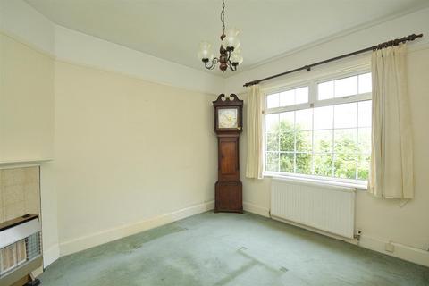 3 bedroom detached bungalow for sale, IN NEED OF RENOVATION * SHANKLIN