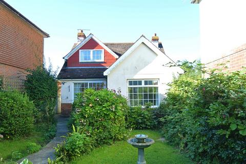 3 bedroom detached bungalow for sale, IN NEED OF RENOVATION * SHANKLIN