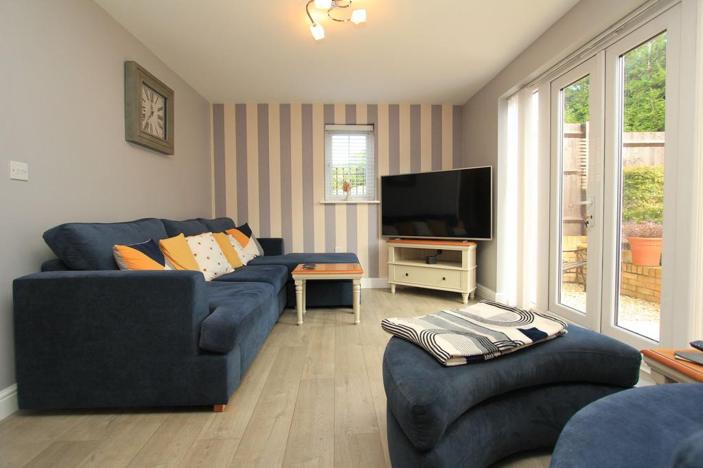 38 Heol Y Sianel, Rhoose Point, CF62 3ND 4 bed detached house for sale