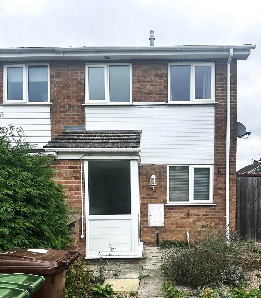 Antrim Road, Lincoln 2 bed semidetached house to rent £850 pcm (£196 pw)