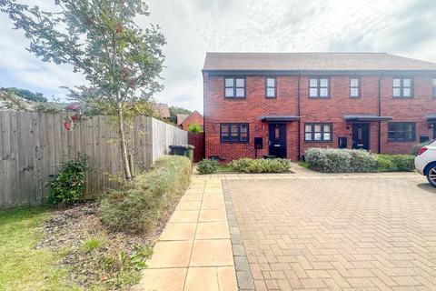 2 bedroom end of terrace house for sale, Aston Close, Solihull, West Midlands.