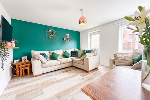 2 bedroom end of terrace house for sale, Aston Close, Solihull, West Midlands.