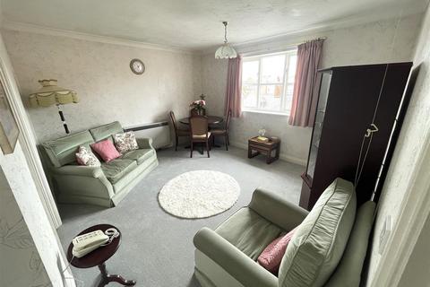 2 bedroom flat for sale, Marlborough Road, Old Town, Swindon