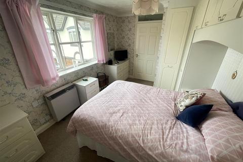 2 bedroom flat for sale, Marlborough Road, Old Town, Swindon