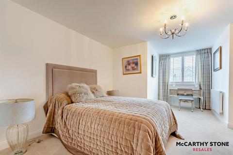 1 bedroom apartment for sale, Beaconsfield Road, Farnham Common, Slough