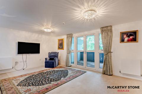 1 bedroom apartment for sale, Beaconsfield Road, Farnham Common, Slough