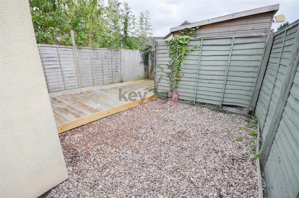Sheffield Road, Killamarsh... 3 bed terraced house to rent £800 pcm