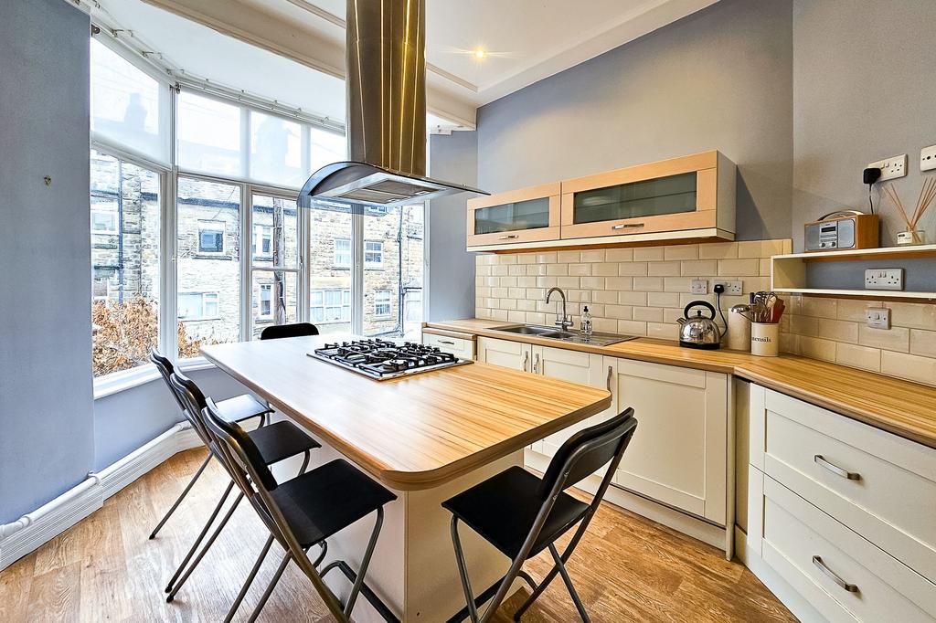 Belmont Road, Harrogate, HG2 4 bed terraced house to rent £1,700 pcm