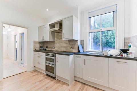 1 bedroom flat to rent, Danbrook Road, Streatham Common, London, SW16