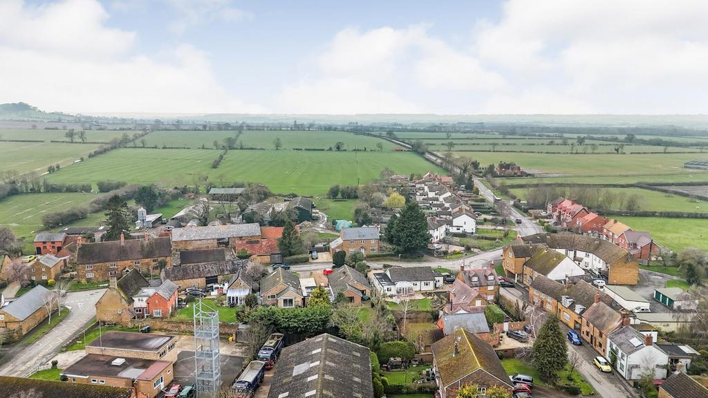 High Street, Fenny Compton Townhouse for sale £120,000