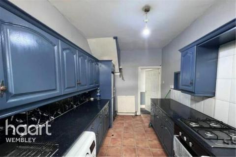 5 bedroom flat to rent, Dartmouth Road, NW4