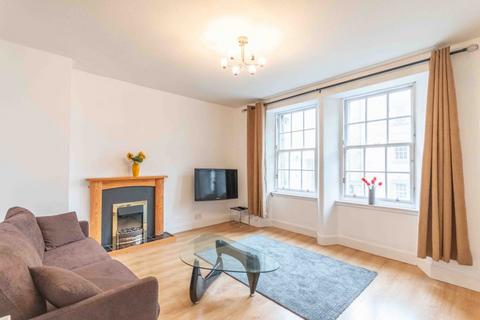 1 bedroom flat to rent, 3107L – Canongate, Edinburgh, EH8 8DQ