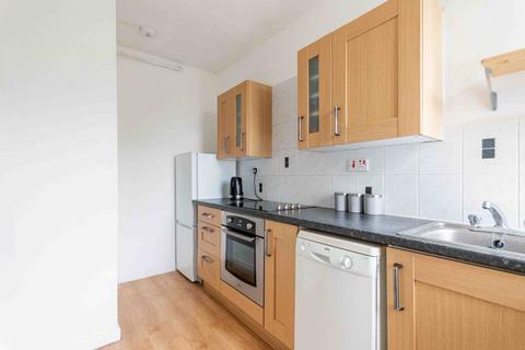 1 bedroom flat to rent, 3107L – Canongate, Edinburgh, EH8 8DQ