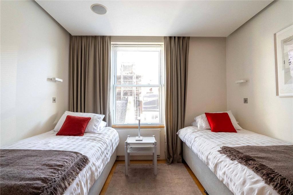 Twin Bedroom