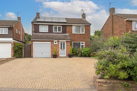 4 bedroom detached house for sale, High Firs Crescent, Harpenden