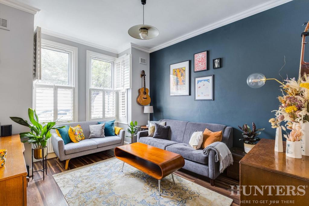 Tynemouth Road, London, N15 4AX 2 bed flat for sale £475,000